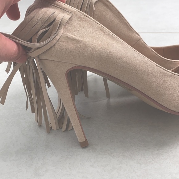 Beige pumps - size 10 - Picture 7 of 10